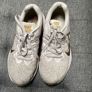 Nike zoom winflo 5 - size 6.5